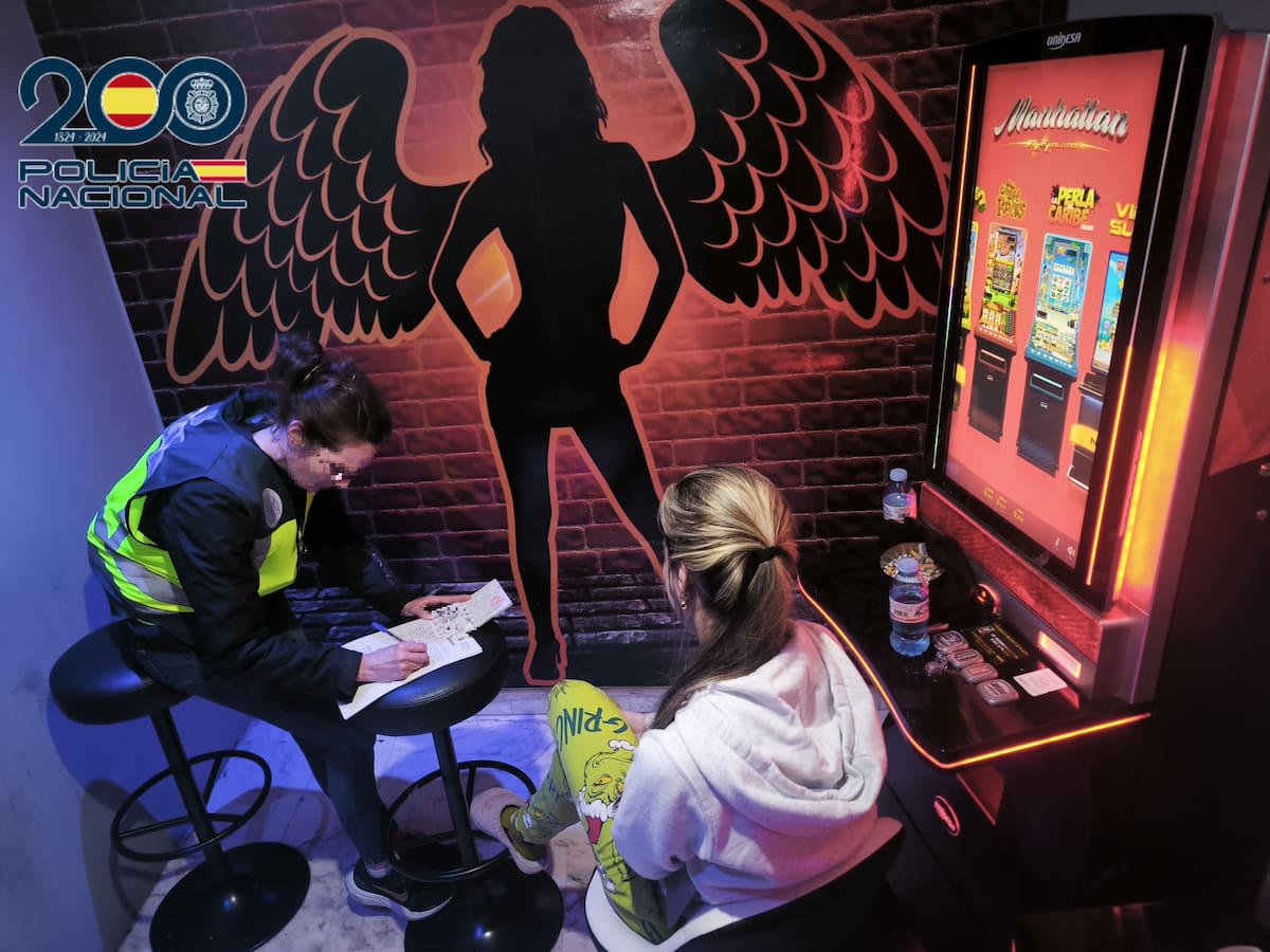 Un total de 16 detenidos en Málaga por gestionar en condiciones " abusivas" tres burdeles: "Quien se rebele, no cobra"