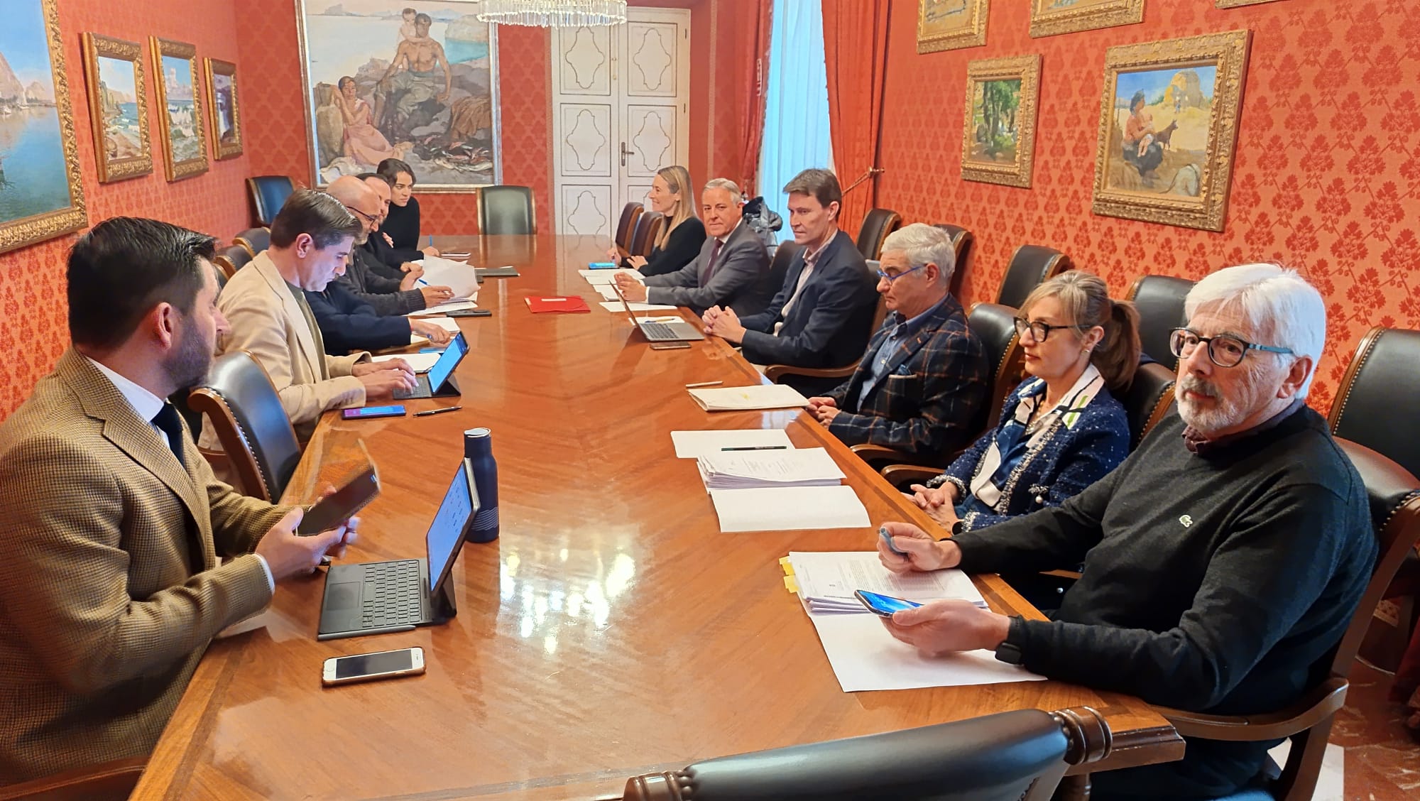 Reunión de la Comisión de Hacienda que aprobaba este viernes las ordenanzas reguladora de la tasa de basura y Zona de Bajas Emisiones