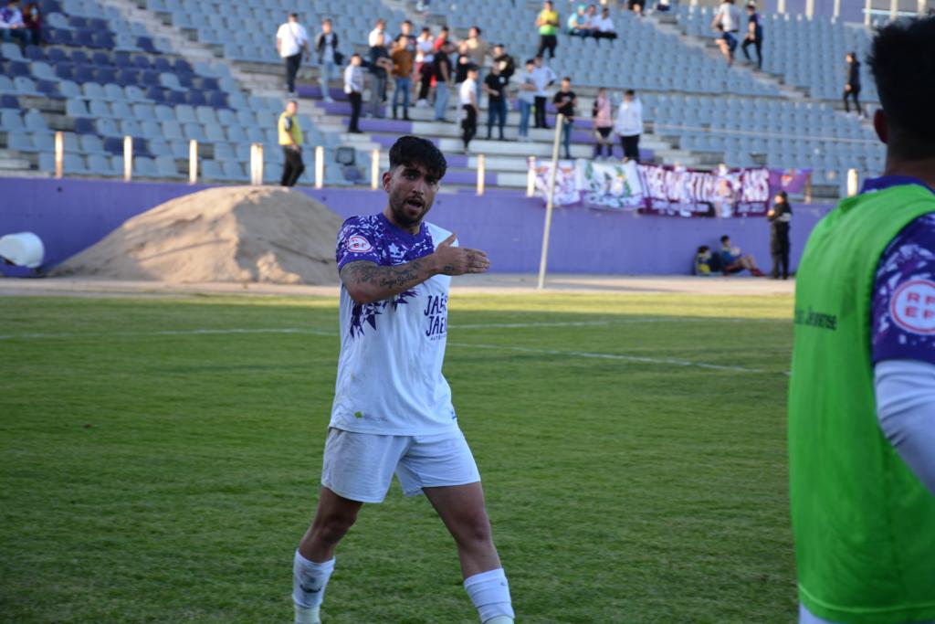 El granadino jugador del Real Jaén hizo el gol de penalti que le dió el triunfo al cuadro jiennense