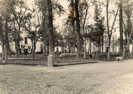 Imagen histórica de la plaza de la Magdalena de Córdoba.