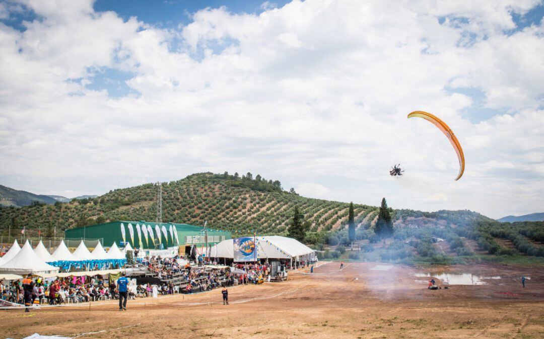 Los vuelos en parapente, y otras actividades deportivas y culturales, vuelven nuevamente a Segura de la Sierra con el FIA