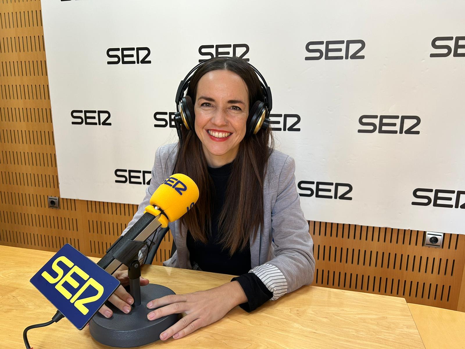 Anna Gil Wittke, psicóloga y sexóloga responsable del Instituto de la Pareja, en los estudios de Radio Murcia