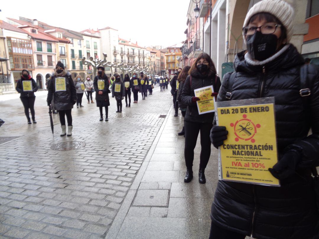 La concentración se llevó a cabo manteniendo la distancia de seeguridad