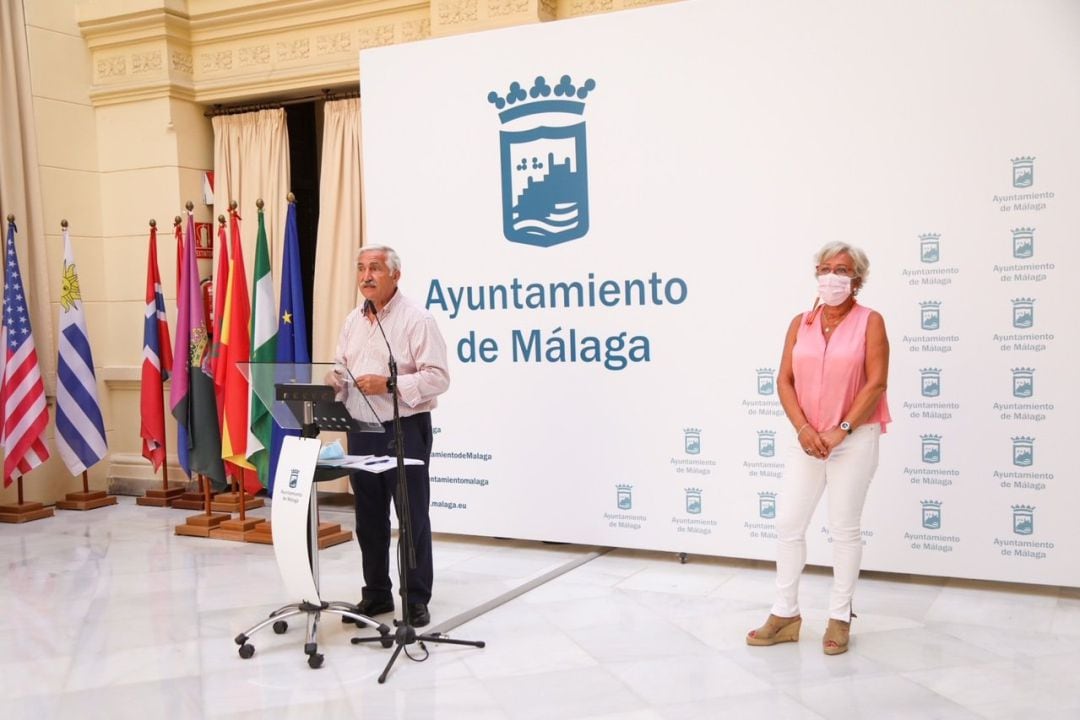 Los concejales del Ayuntamiento de Málaga José del Río y Teresa Porras.