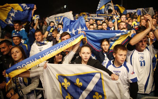 La capital de Bosnia ha salido a la calle a celebrar la histórica clasificación de su selección para el Mundial