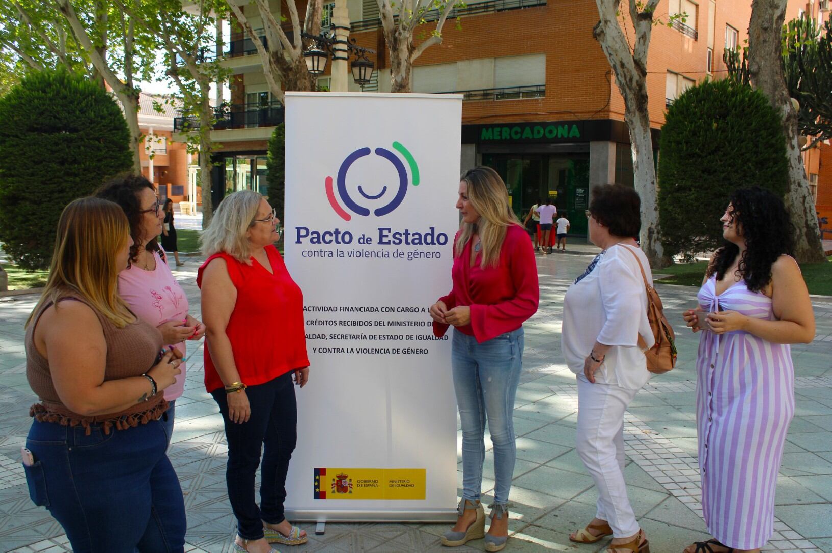 El Ayuntamiento instalará &#039;&#039;Puntos Violeta&#039;&#039; en la Feria Chica y en la Feria de Lorca para prevenir la violencia sexual en las mujeres.