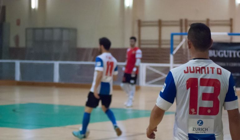Juanito durante un partido del Hércules SV