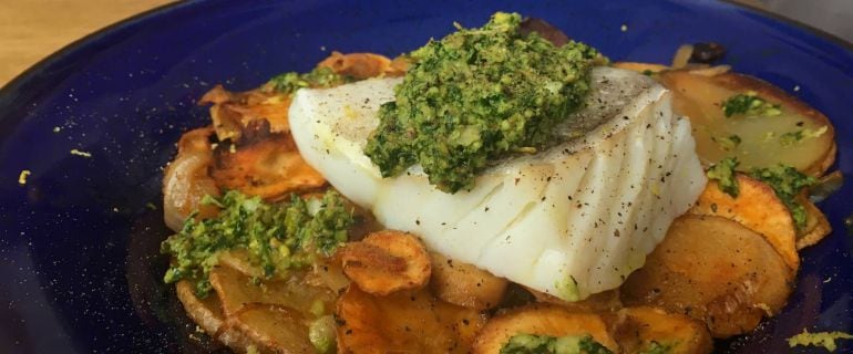 Unas lascas de bacalao cuajan en cualquier receta.