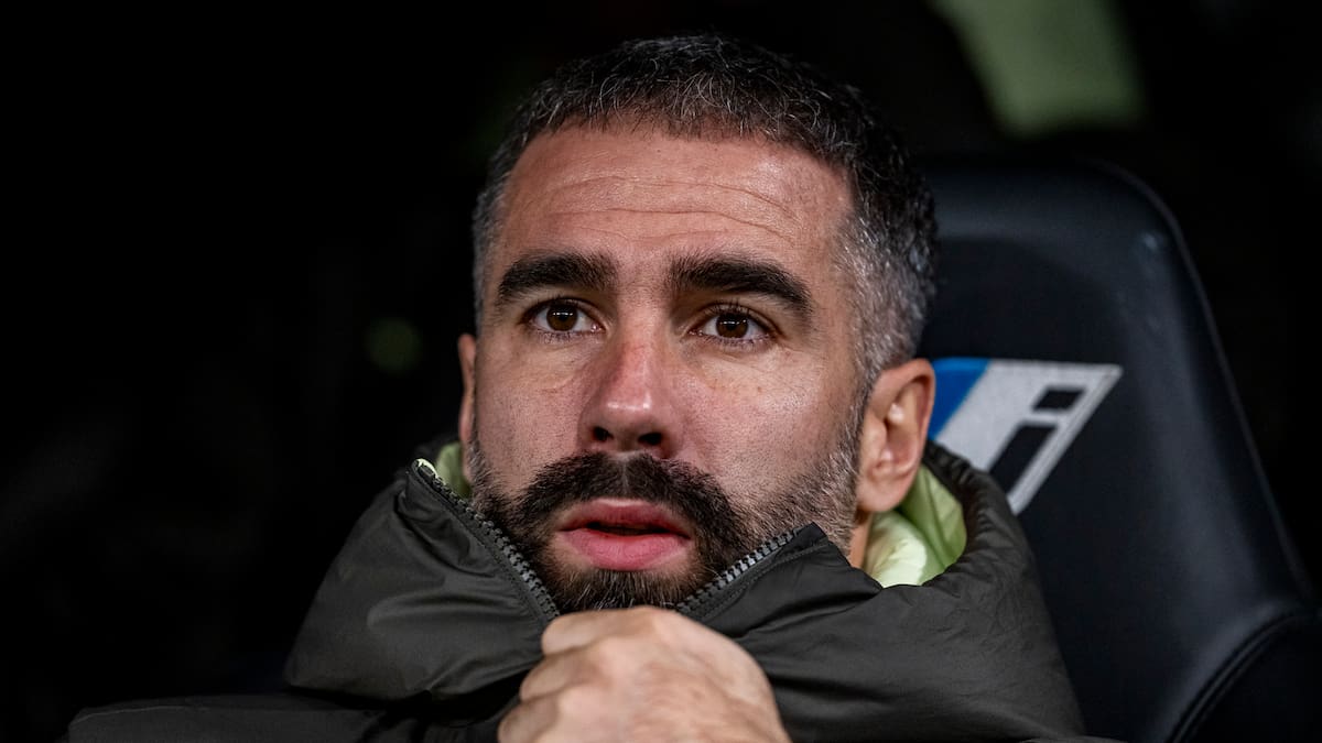 Carvajal cree que está apto para jugar, Arbeloa no quiere que recaiga y el Real Madrid no le ofrecerá la renovación