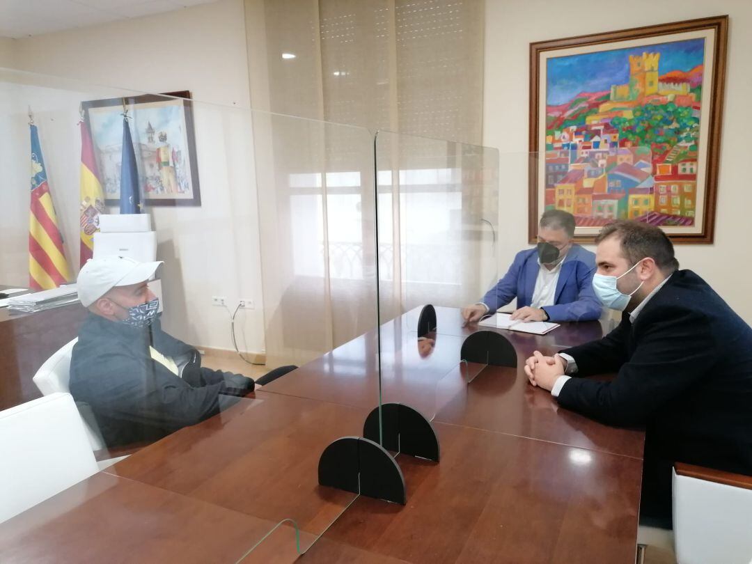 Momento de la reunión en el Ayuntamiento de Villena