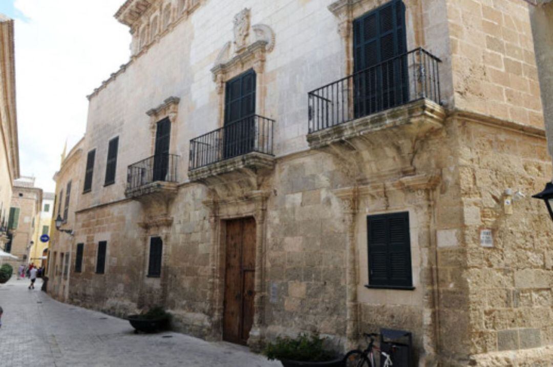 El palau de Can Saura abandona la opció d&#039;acollir uns jutjats per a ser el nou museu de la ciutat de Ponent.