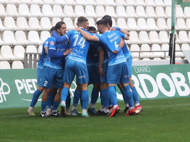 Jugadores del Xerez DFC celebrando uno de los goles ante el Córdoba B