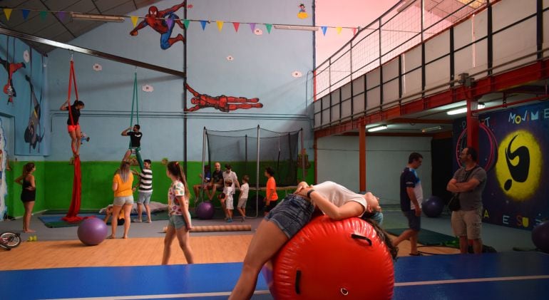 La Escuela de Superhéroes de Cuenca combina distintas disciplinas deportivas.