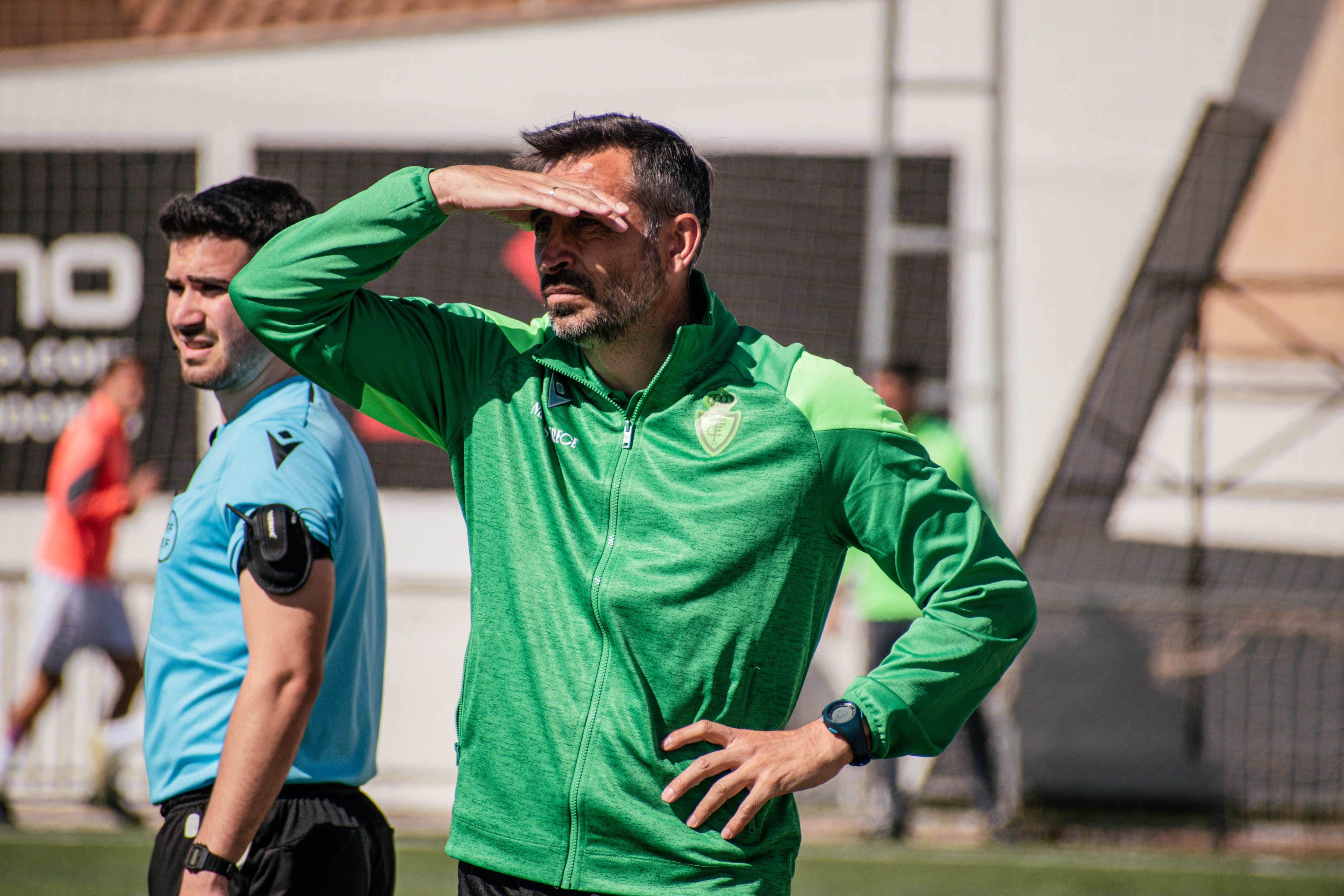 Manuel Herrero, entrenador del Real Jaén, durante el encuentro ante el Huétor Vega.