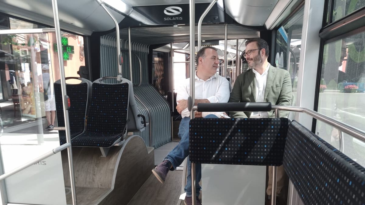 Palma presume de que ya circula el primer autobús de hidrógeno de largas dimensiones