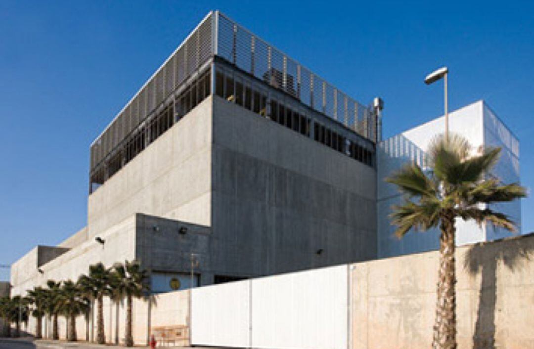 Exterior de la depuradora del Besòs