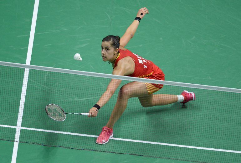 La jugadora española Carolina Marín se enfrenta a la india Saina Nehwal en un partido de cuartos de final en categoría individual femenina de los Campeonatos del Mundo de bádminton 