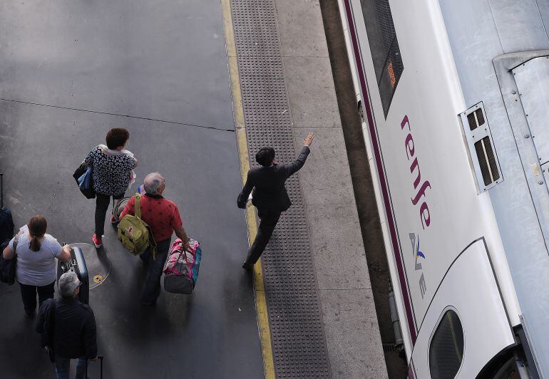 AVE en Atocha (Madrid).