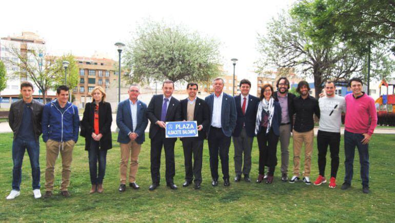 El último ejemplo de placa sin tilde es la que se ha dedicado al Albacete Balompié