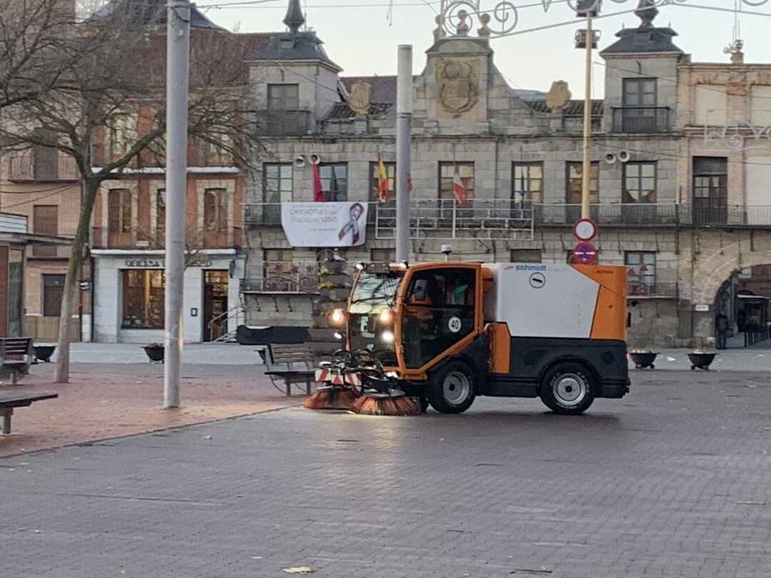 Nueva maquinaria para la limpieza viaria de Medina del Campo 