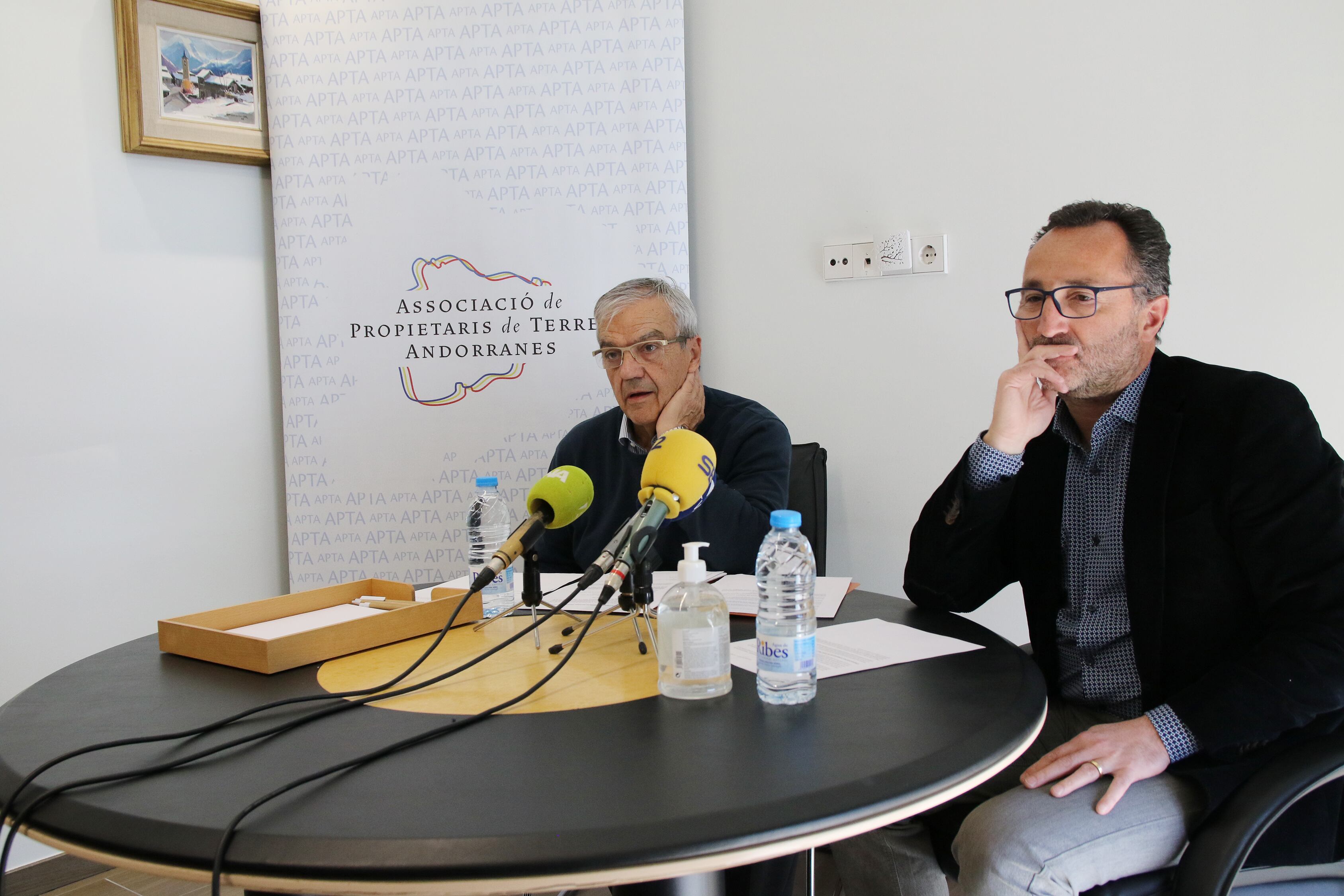 El president i el secretari de l’APTA, Josep Duró i Jordi Cerqueda