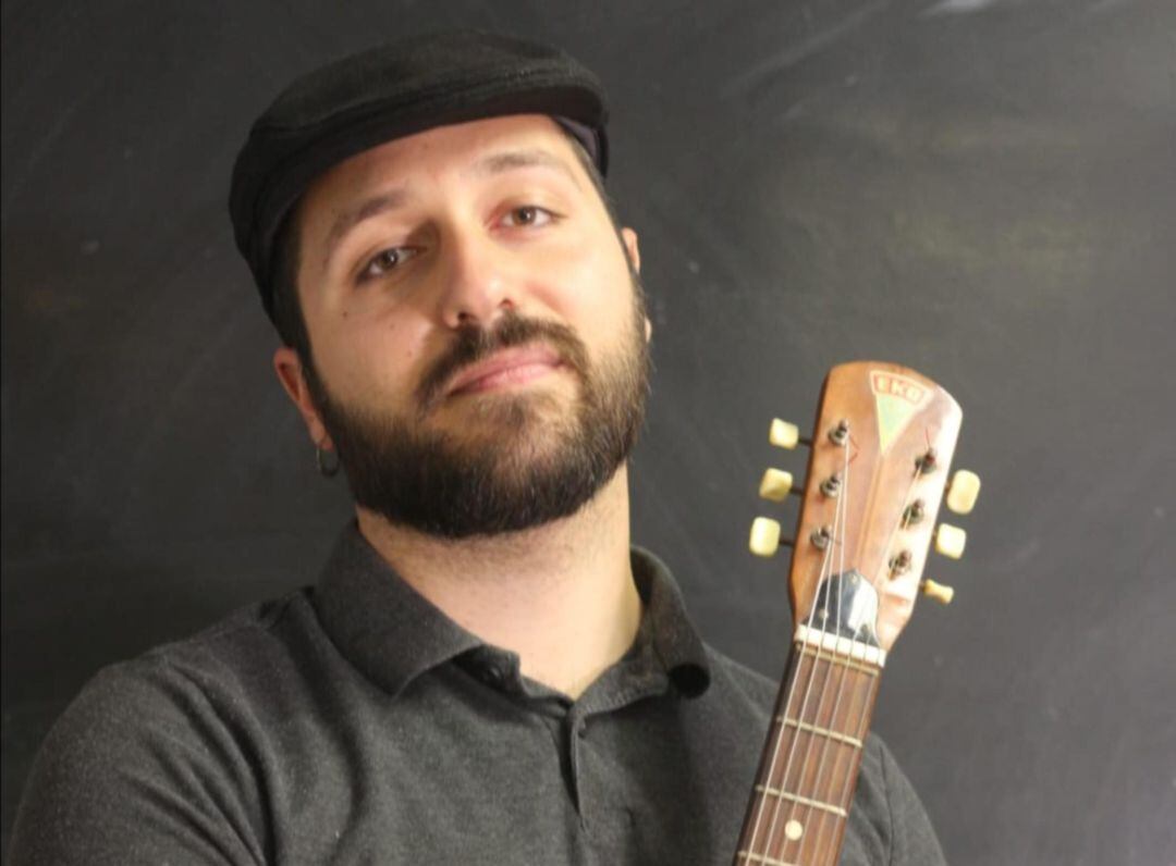 Mario Pousada, músico onubense (guitarrista)