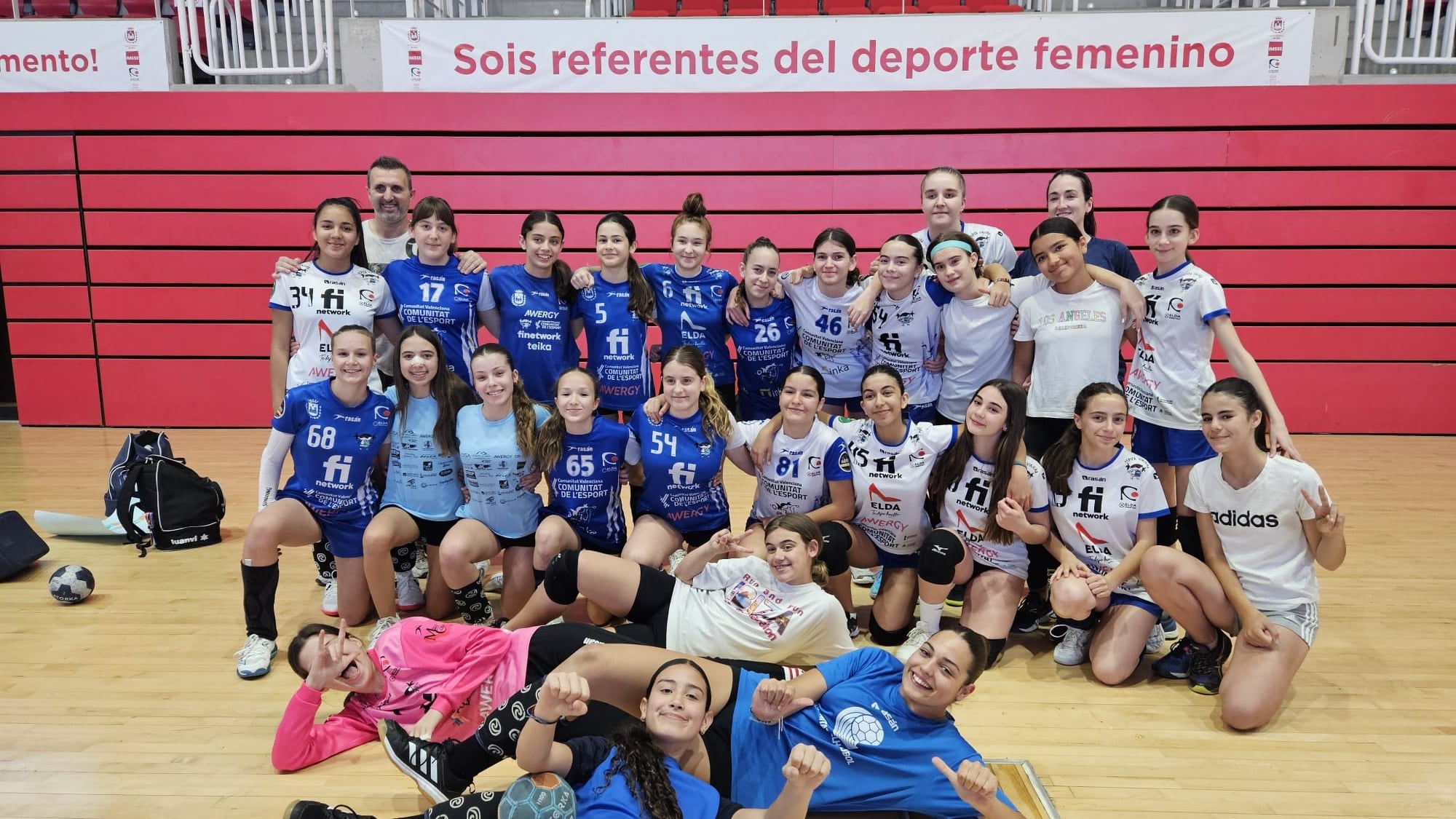 El equipo infantil azul del Elda Prestigio juega la previa de la fase final del Campeonato de España