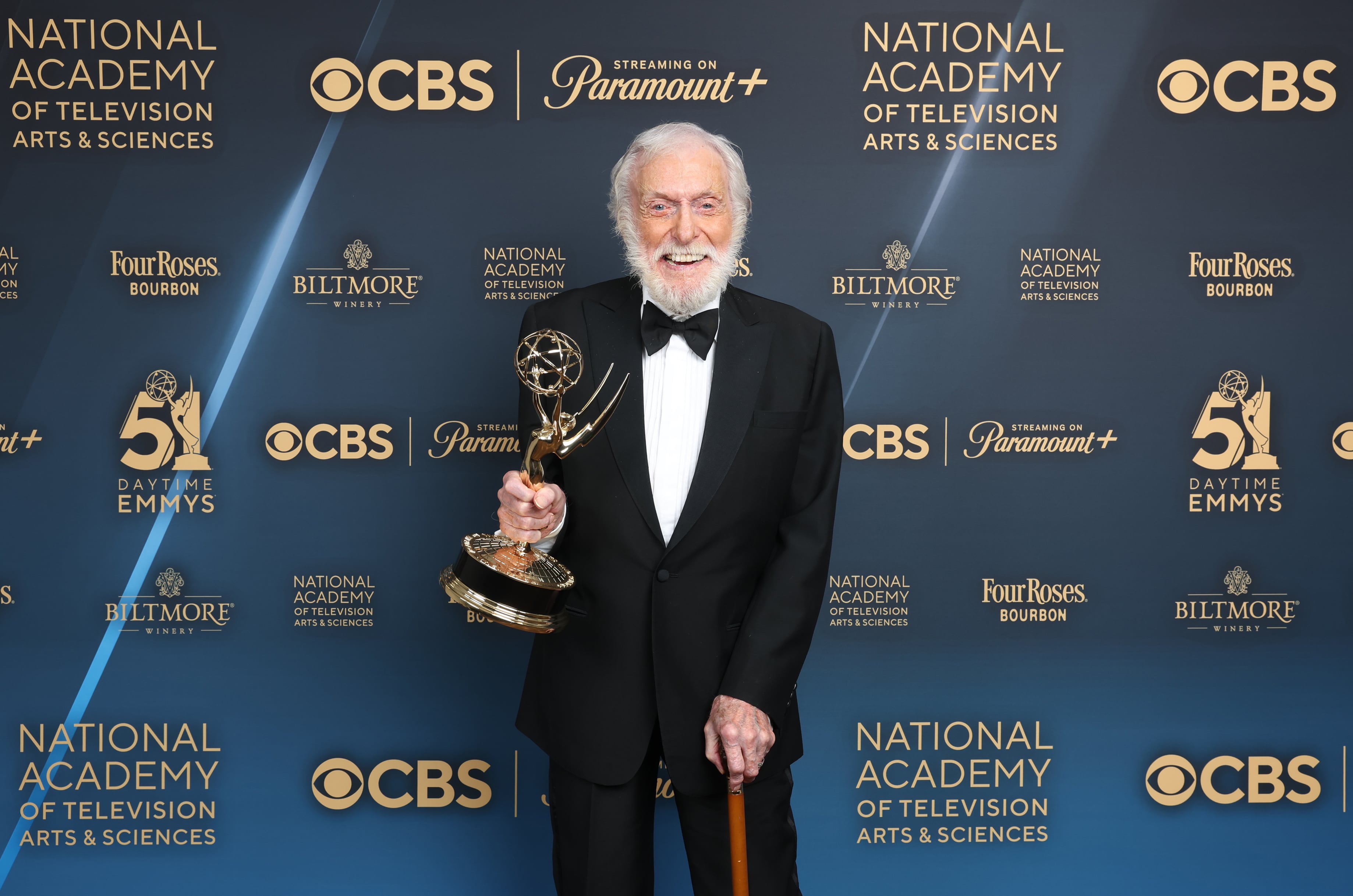 Dick Van Dyke hace historia tras ser el actor más mayor que ha ganado un Emmy a los 98 años. (Photo by Stewart Cook/Getty Images for NATAS)