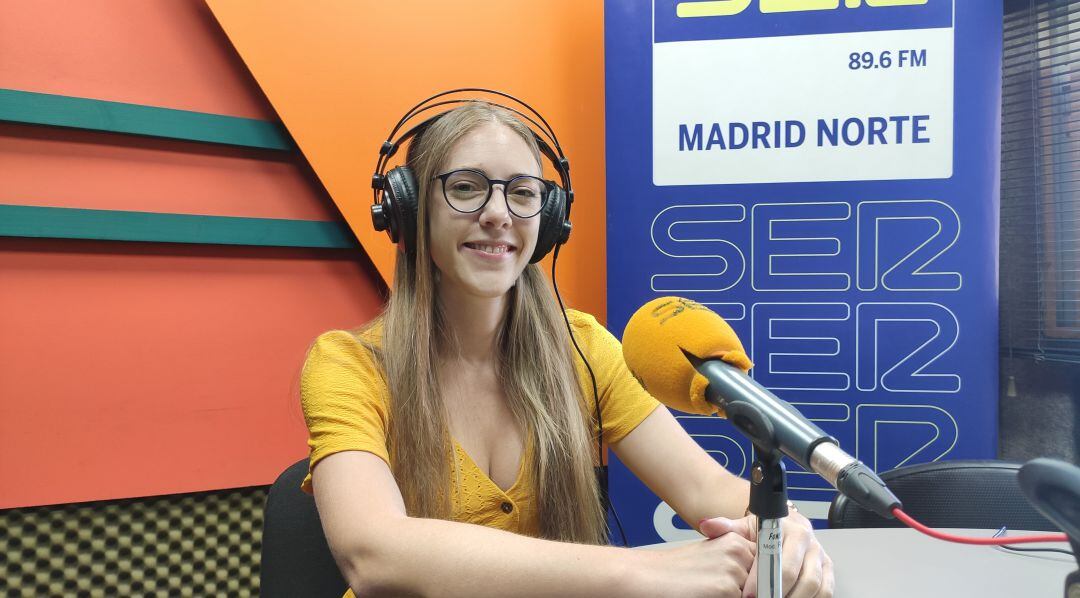 La portavoz del PSOE en Tres Cantos, Silvia Lucena ha visitado los estudios de SER Madrid Norte 