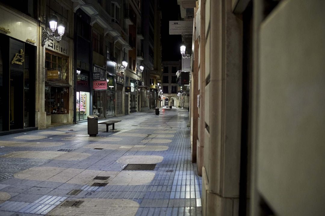 Calle San Francisco de Santander en una imagen de archivo.