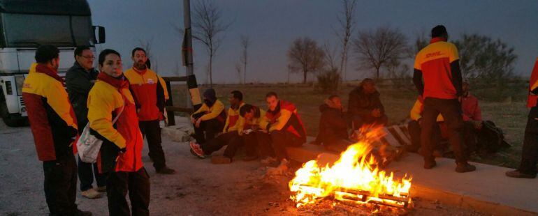 Trabajadores de DHL