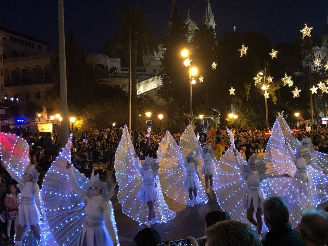 Los Reyes Magos desfilan por Palma en una Cabalgata inspirada en criaturas fantásticas y el bosque.