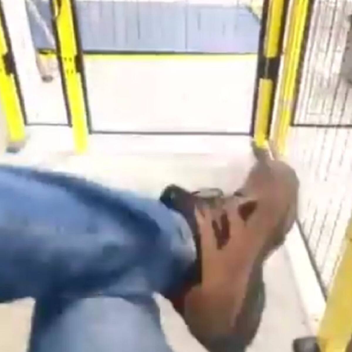 Encierran en una jaula a un camionero de Murcia mientras descargan su camión en Tarragona