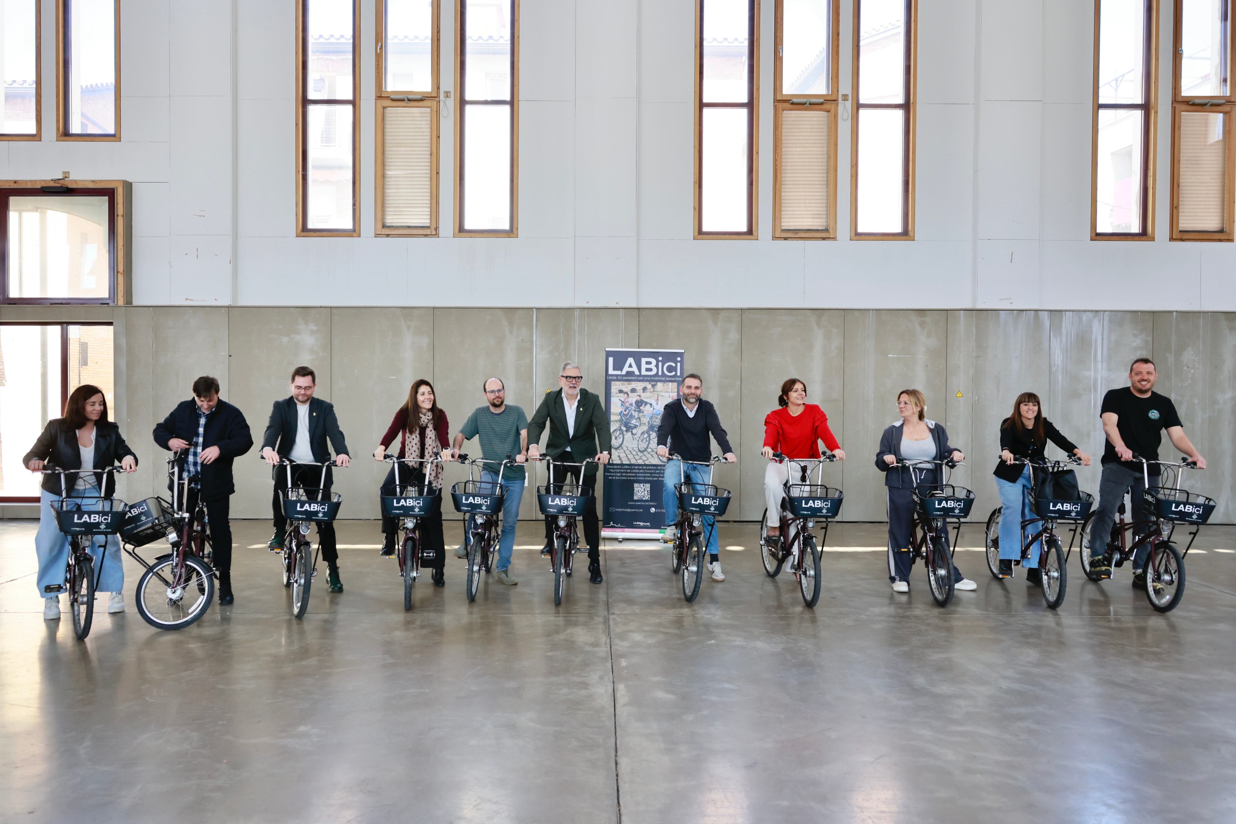 LABici. En aquesta primera fase, s'ha habilitat una floclades, que s'han pintat de color bordeus