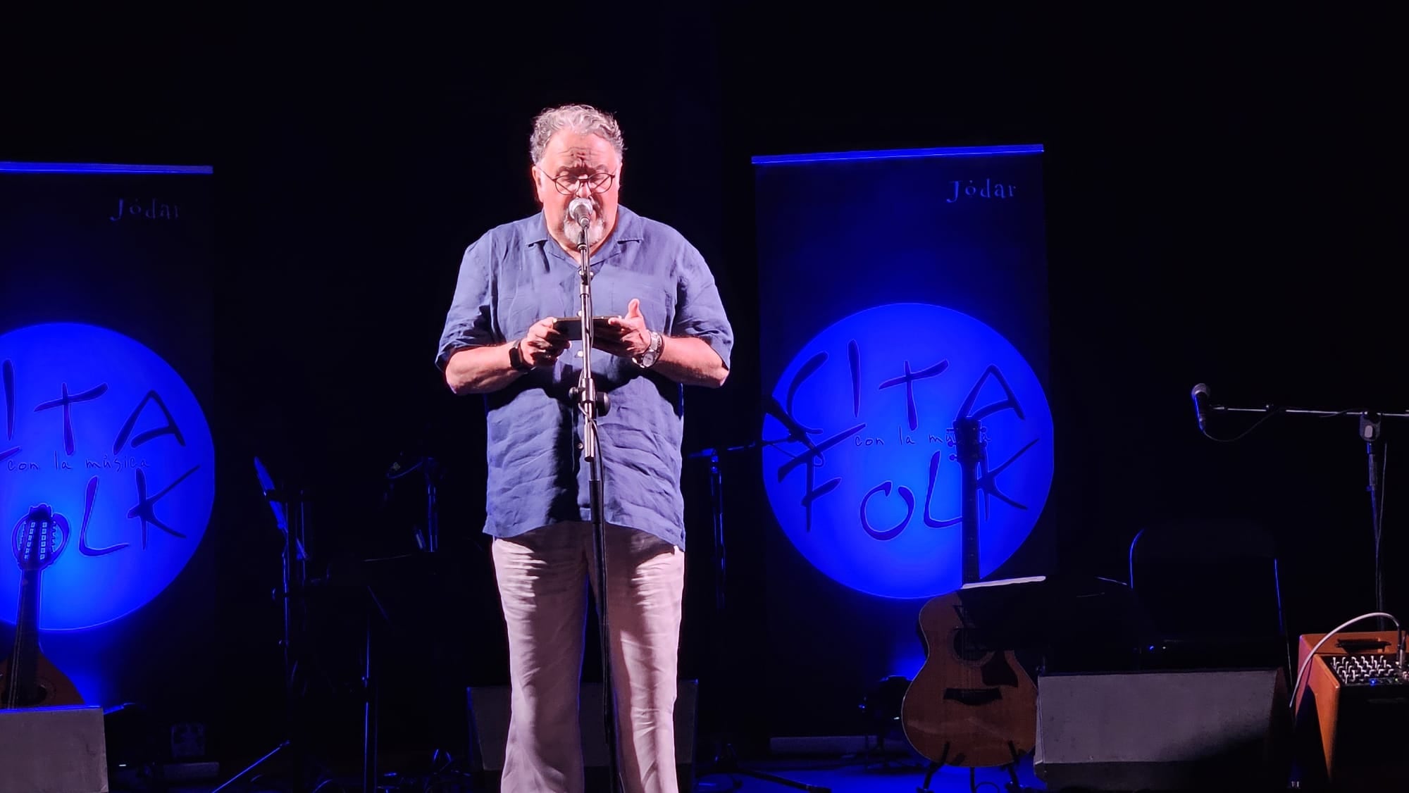 Momento de la presentación del recital de  Vivere Memento por José Nieto