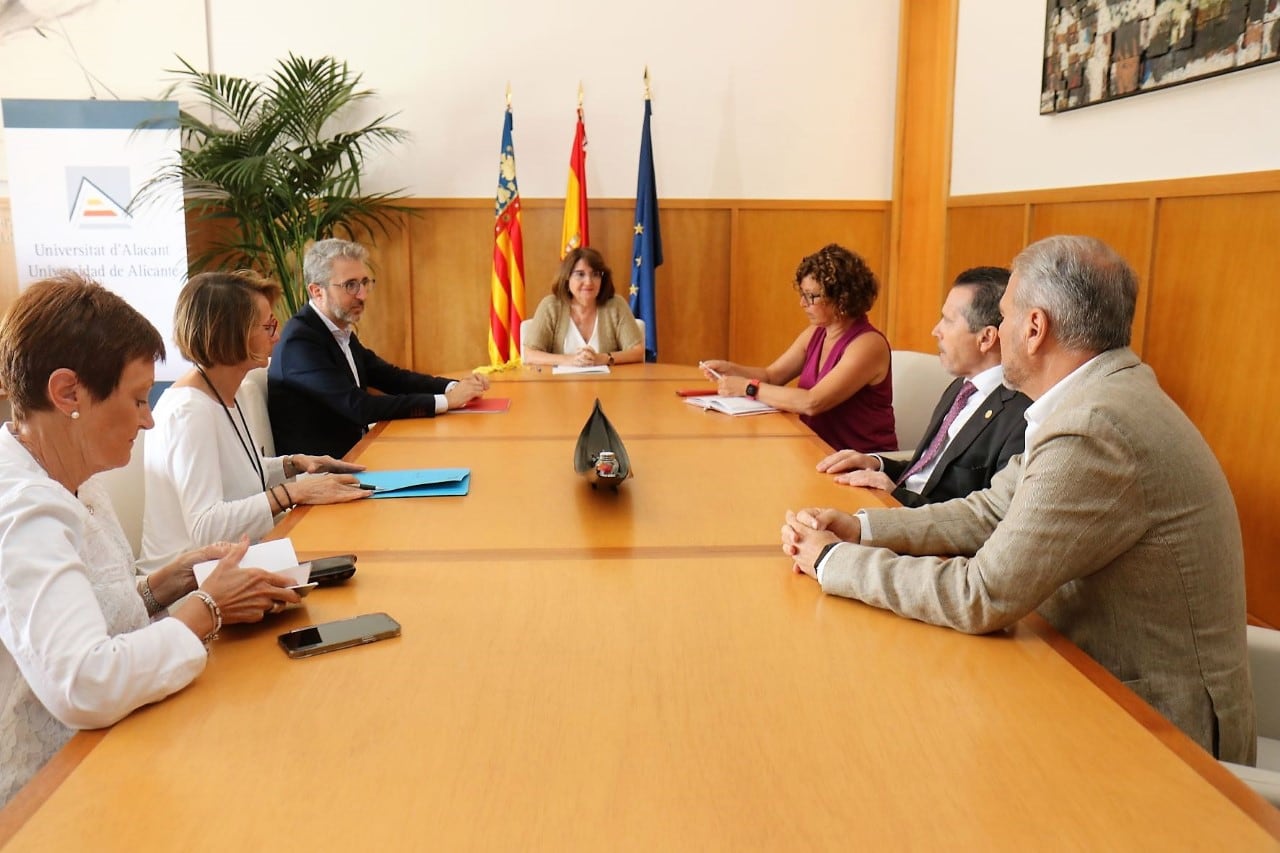 Reunión de las universidades públicas valencianas con los consellers de Hacienda y de Universidades