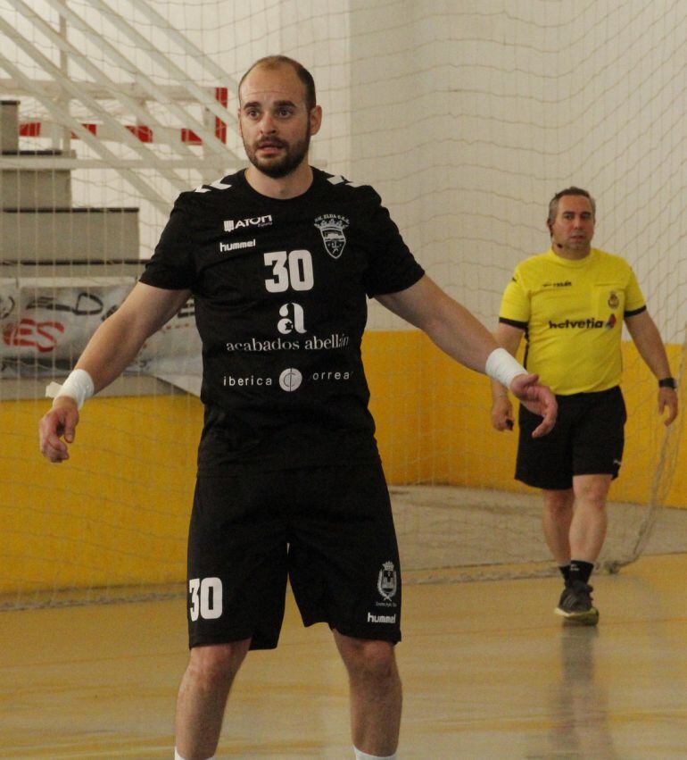 La victoria en Almoradí daría medio billete para la promoción al Bm. Elda - C.E.E.