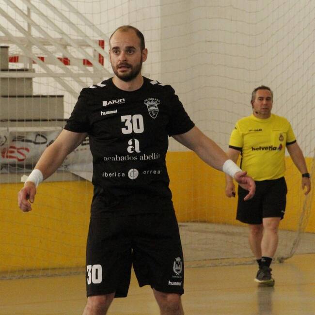 La victoria en Almoradí daría medio billete para la promoción al Bm. Elda - C.E.E.