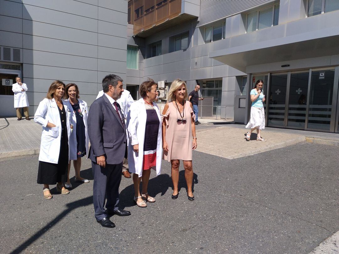 La consejera de Sanidad ha visitado por primera vez el Complejo Hospitalario de Ávila