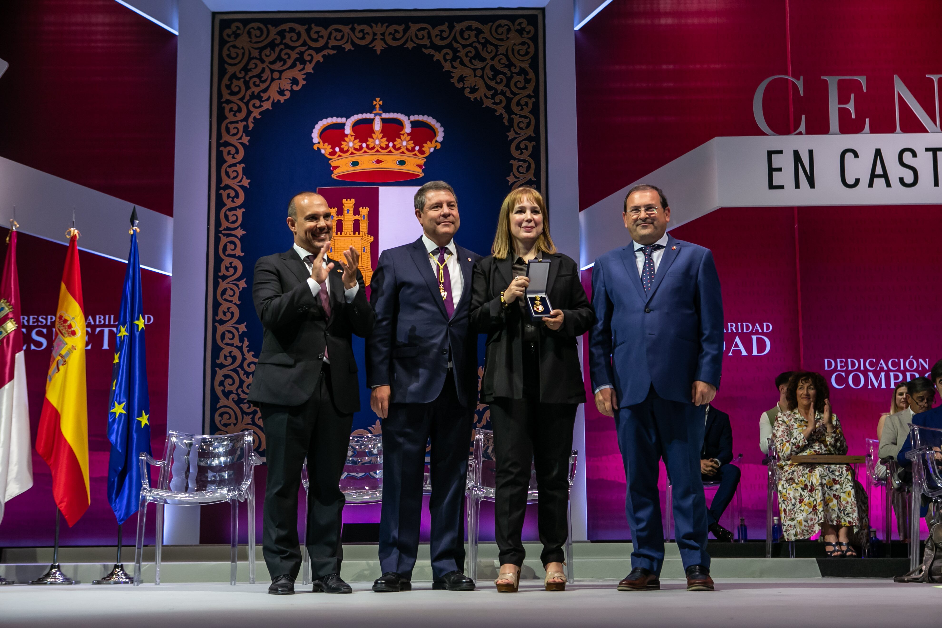 Angela Vallvey,  Medalla de Oro de Castilla-La Mancha