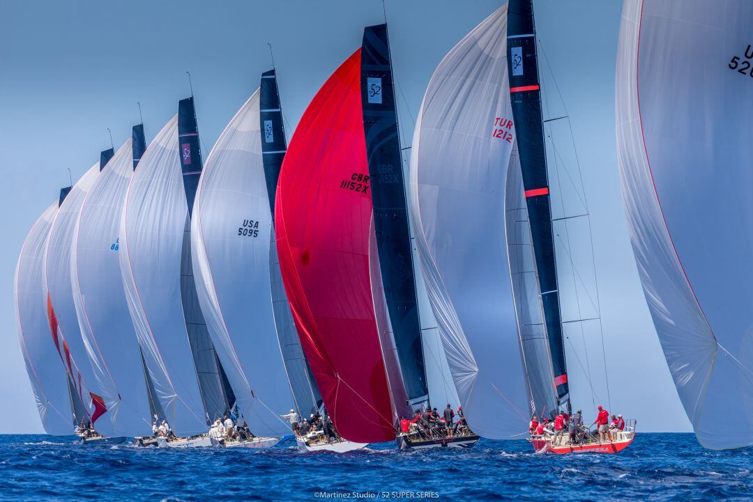 La flota de la Menorca 52 SUPER SERIES Sailing Week en aguas de Menorca