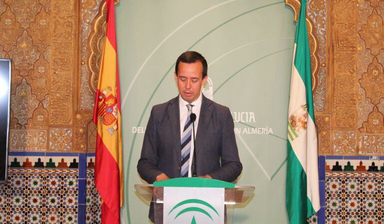 El delegado de Igualdad, Salud y Políticas Sociales, José María Martín, durante la presentación de las Escuelas de Verano