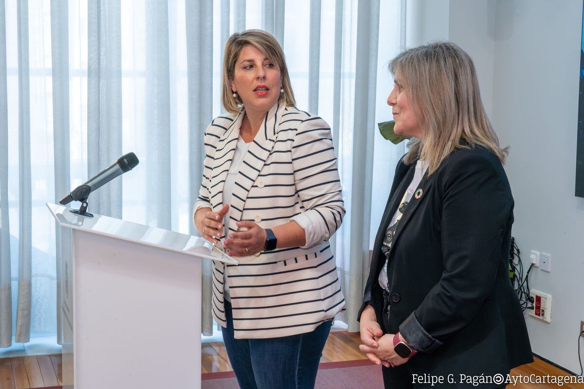 Imagen del pasado lunes tras la reunión de la alcaldesa con la Secretaria de Estado de Migraciones