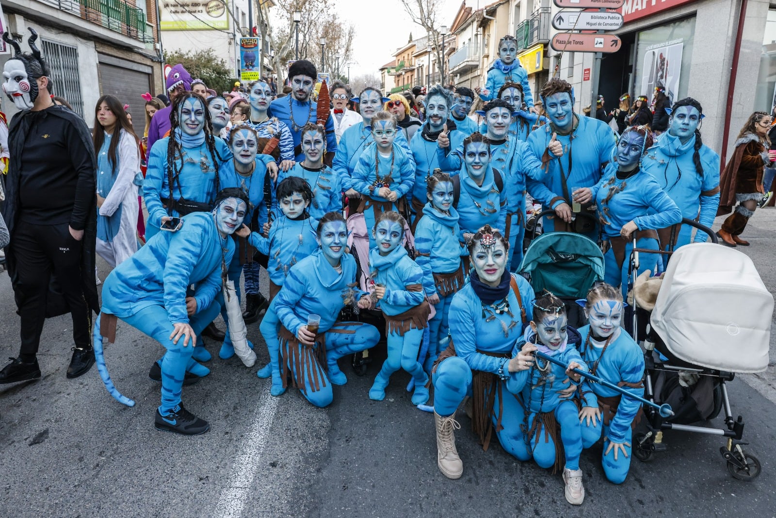 El sábado 10 de febrero, la localidad volverá a coger el tradicional desfile a las 18:00, que volverá a contar con su bifurcación hacia El Recinto Ferial y la Plaza del Pueblo