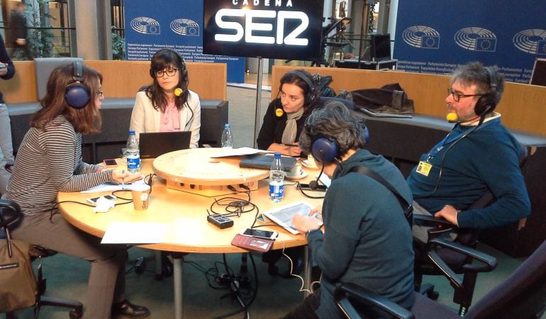 Lucía Abellán (El País), Lara Malvesi (Efe), Pepa Bueno, Enrique Serbeto (El Periódico) y Griselda Pastor