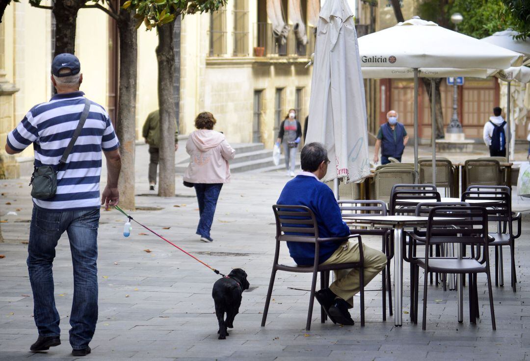 Imagen de la terraza de un bar de Jerez durante el estado de alarma