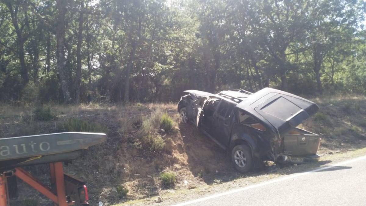Dos heridos, uno grave, en un accidente de tráfico en Manzanal de Arriba