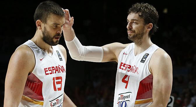 Marc Gasol y Pau, durante un partido del Mundobasket
