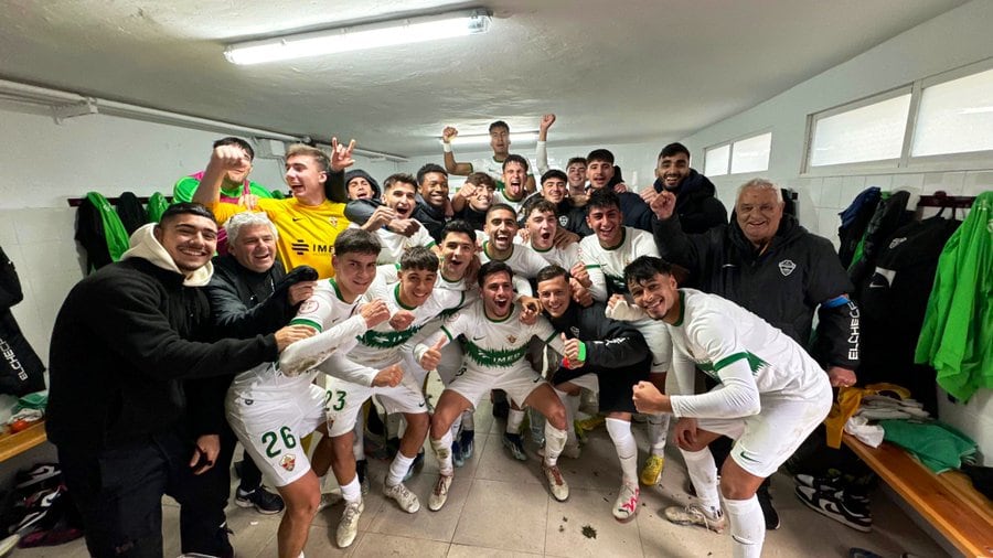 Los jugadores del Ilicitano celebran la última victoria por 1-0 ante el Patacona