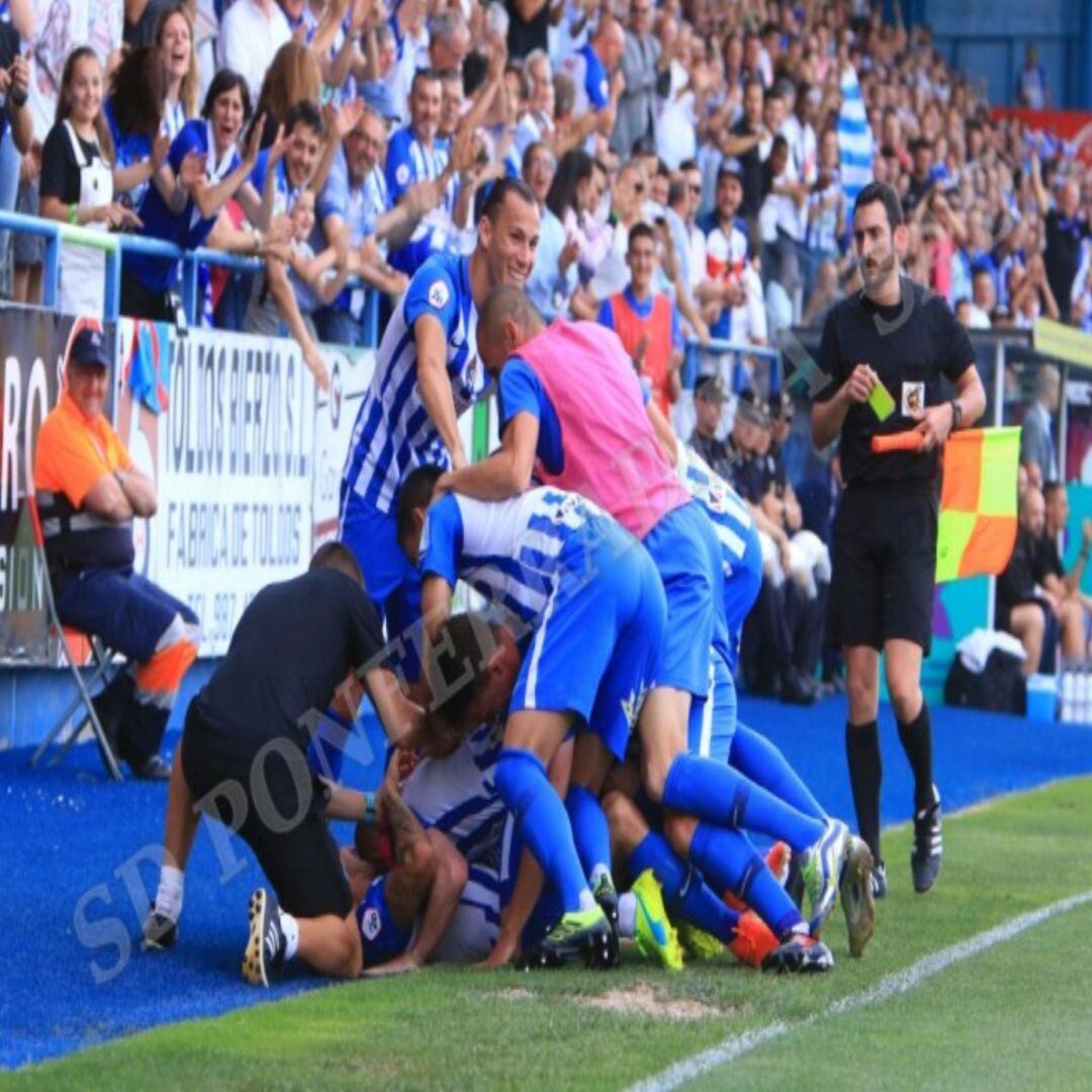 El conjunto berciano derrotó al Cornellás con goles de Isi y Kaxe